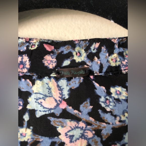 Free People | Skyway Drive Floral Long Sleeve Blouse 🌚🪻🌸 - Picture 3 of 4